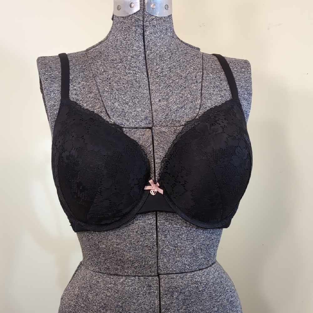 Victoria's Secret Black Lace Bra with Pink Bow